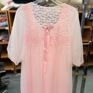 Vintage 1960s Pink Chiffon & Lace Peignoir Set
